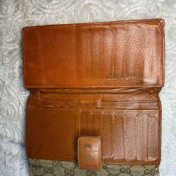 Gucci rivet studded wallet - Picture 3 of 3